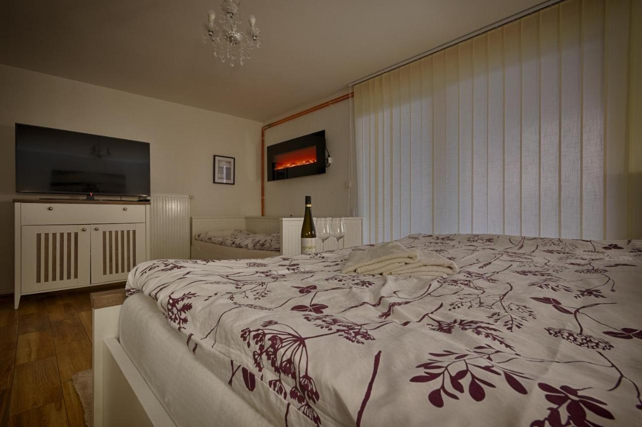 Chalupa Ceska Kanada Guest House Dobrohor Eksteriør bilde